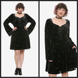 Her Universe Disney Hocus Pocus Velvet Bell Sleeve Dress Plus Size 2X EUC